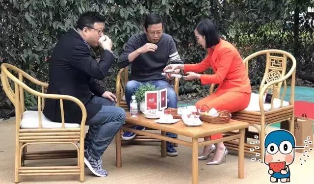 丁磊、吳曉波
